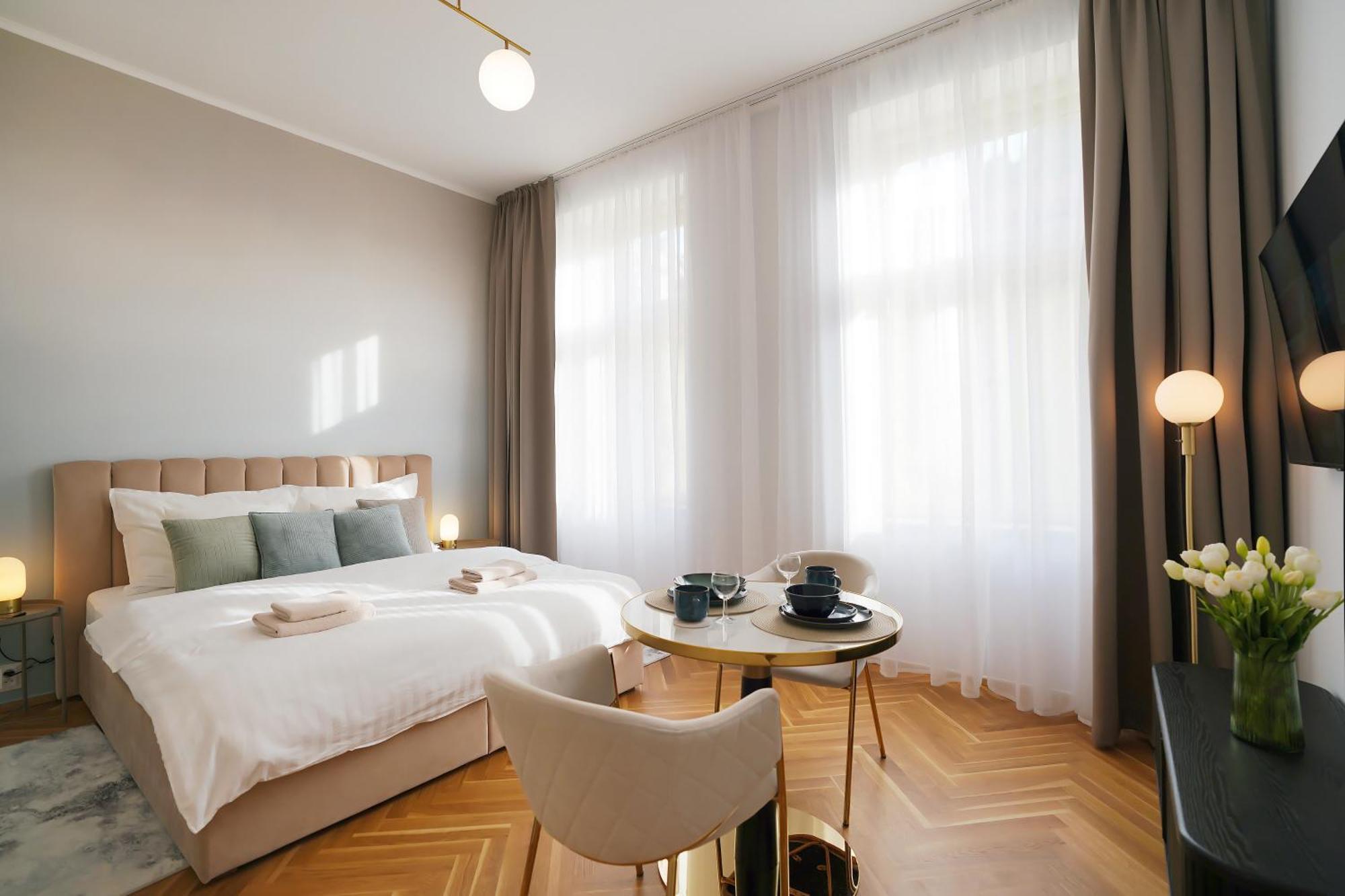 Luxemi Apartments I City Center Premium Studio プラハ エクステリア 写真